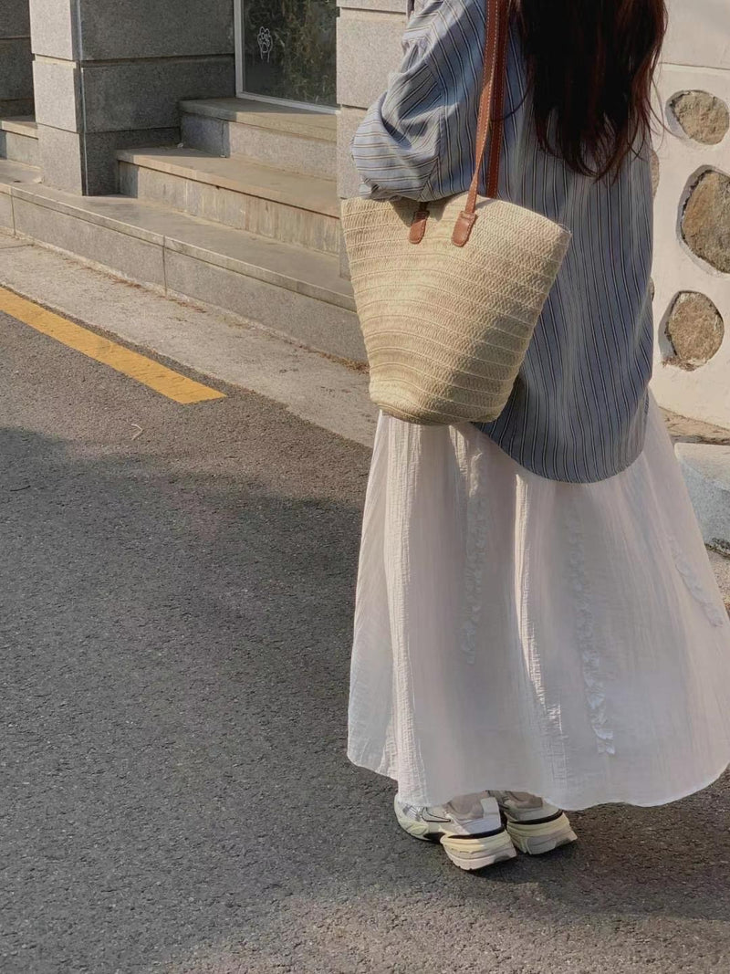 白色飄逸立體花傘裙
